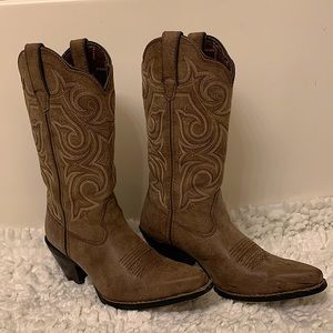 Durango cowgirl boots. Size 7